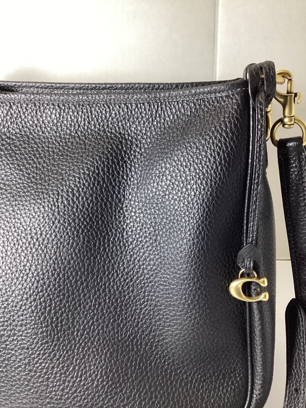 COACH
Cary Pebbled Leather Shoulder Bag - Picture 8 of 11